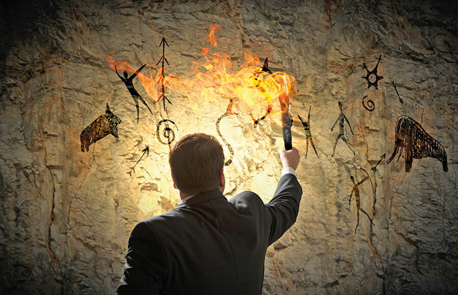 Tarihi kendisiyle başlatanlara tavsiyem şudur; sizin bugün gördüğünüz ve haklı olarak itiraz ettiğiniz konular sadece bugüne ait değil, tüm insanlık tarihi boyunca hayatın bir tezahürü olarak devam edegelen hususlardır.