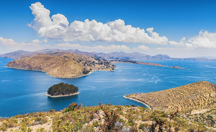 Titicaca Gölü ve Puno.