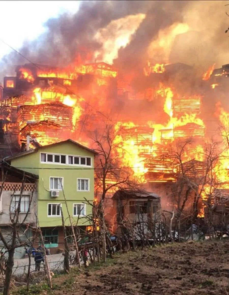 Yangın yerinden görüntüler