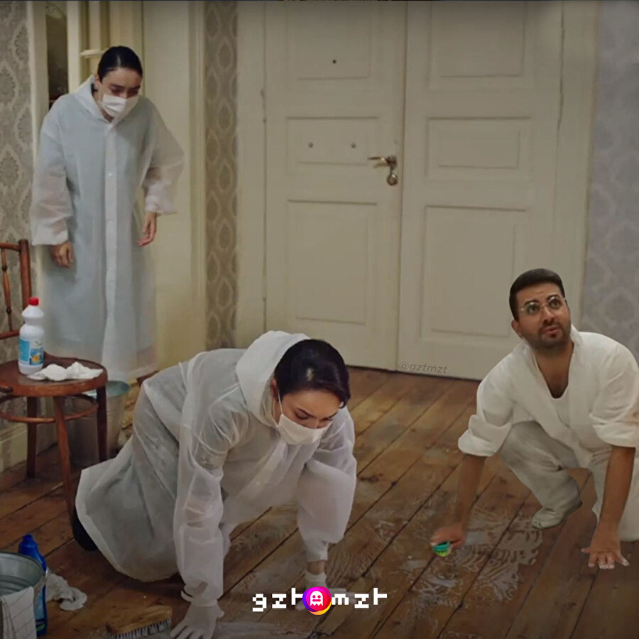 Annem evin bir(1) köşesinde toz görmüştür