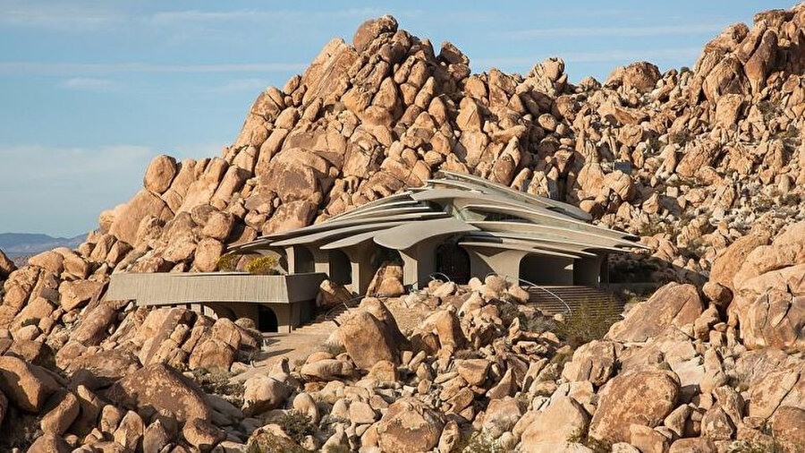 Mimar Kendrick Bangs Kellogg'un Çöl Evi tasarımı.
