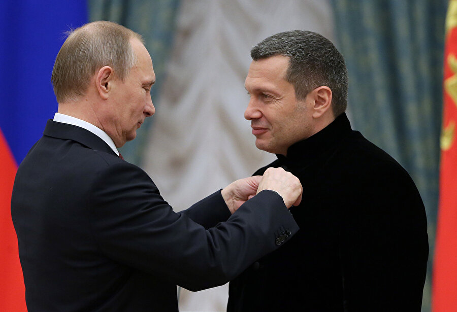 Vladimir Solovyev medyada Putin'i en çok destekleyen gazetecilerden biri olarak biliniyor.