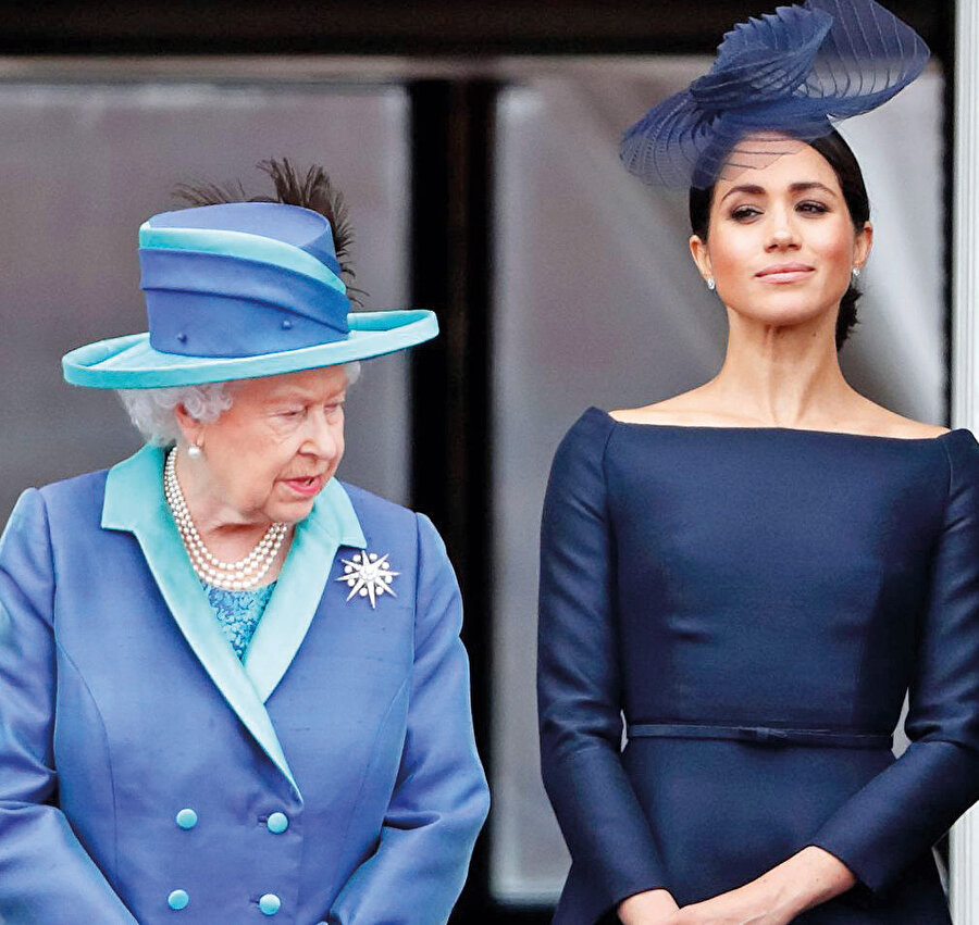 Rivayete göre Prenses Diana evliliği sırasında binicilik öğretmeni James Hewitt ile birlikte olmuş ve prens Harry bu ilişkiden doğmuştu. Hewitt ile prensin benzerliği ise, bu hikayeye inanmayanları bile ikna edecek kadar güçlüydü. Nihayetinde Diana önce saraydan atıldı sonra da hayatından oldu. Günah çocuğu Harry de ilk erkek çocuğu doğduğunda saraydan uzaklaştırıldı.