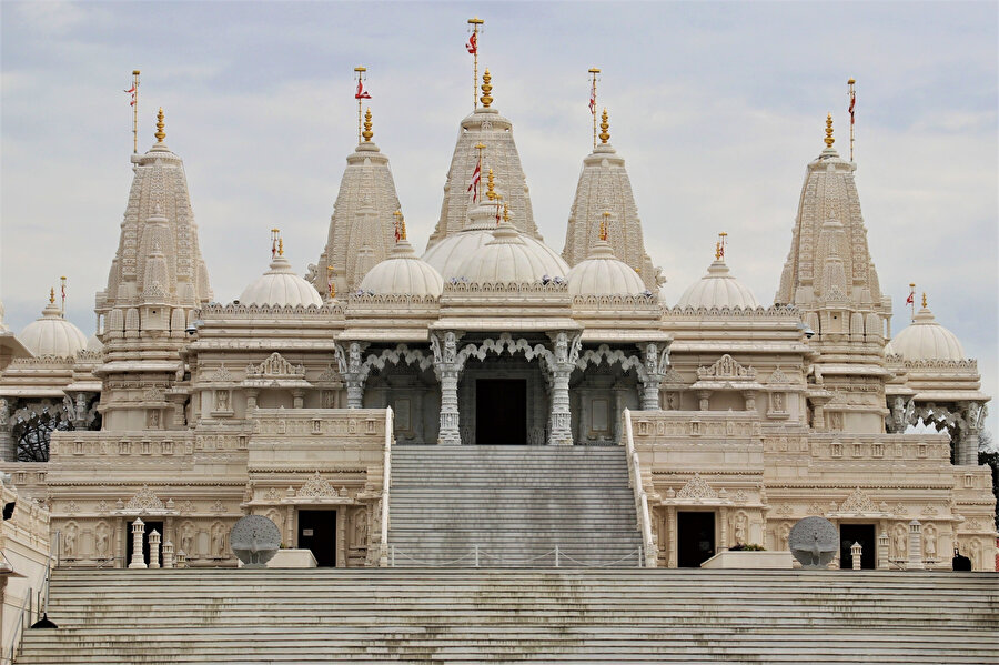 Mermer: ''Sizden Gelenler''