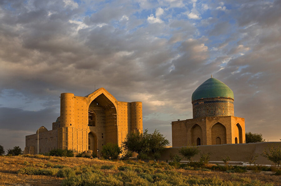 Türkistan'ı, manevi ve kültür turizminin merkezi haline getirmeyi hedeflediklerini aktardı.