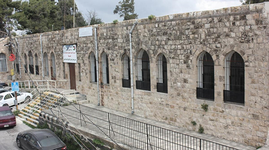 Rüştiye mekteplerinin hepsi 1850 yılından sonra Sultan Abdülmecid'le yapılmaya başlandı.