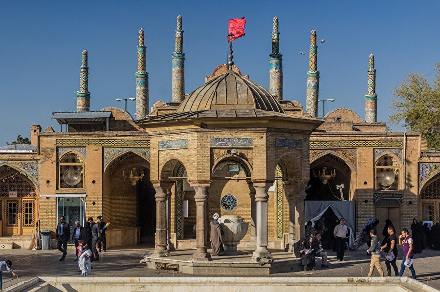 Kazvin, İran'da Kazvin Eyaleti yönetim merkezi olan şehirdir.