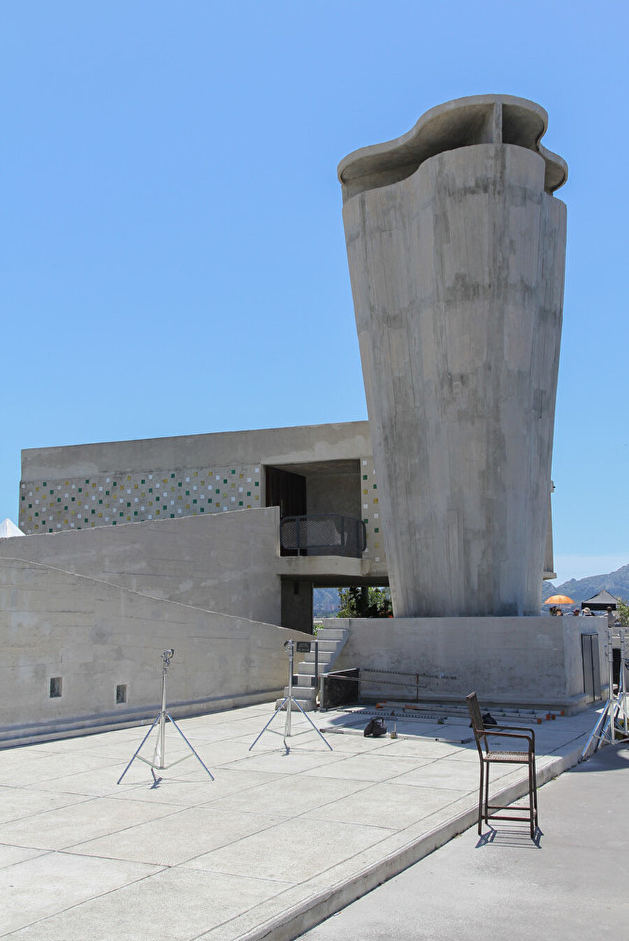 Toplu konut projesindeki brüt beton kullanımı.