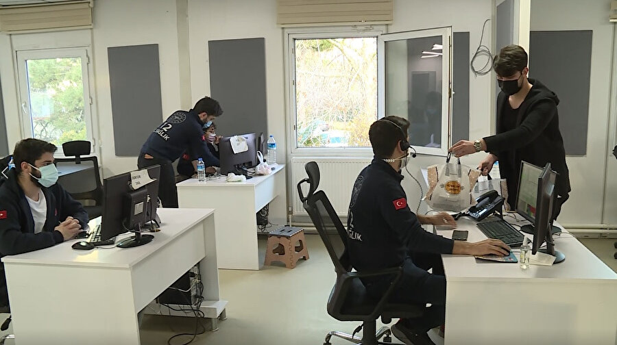 Sağlık çalışanlarına ve emniyet güçlerine en 'tatlı' destek