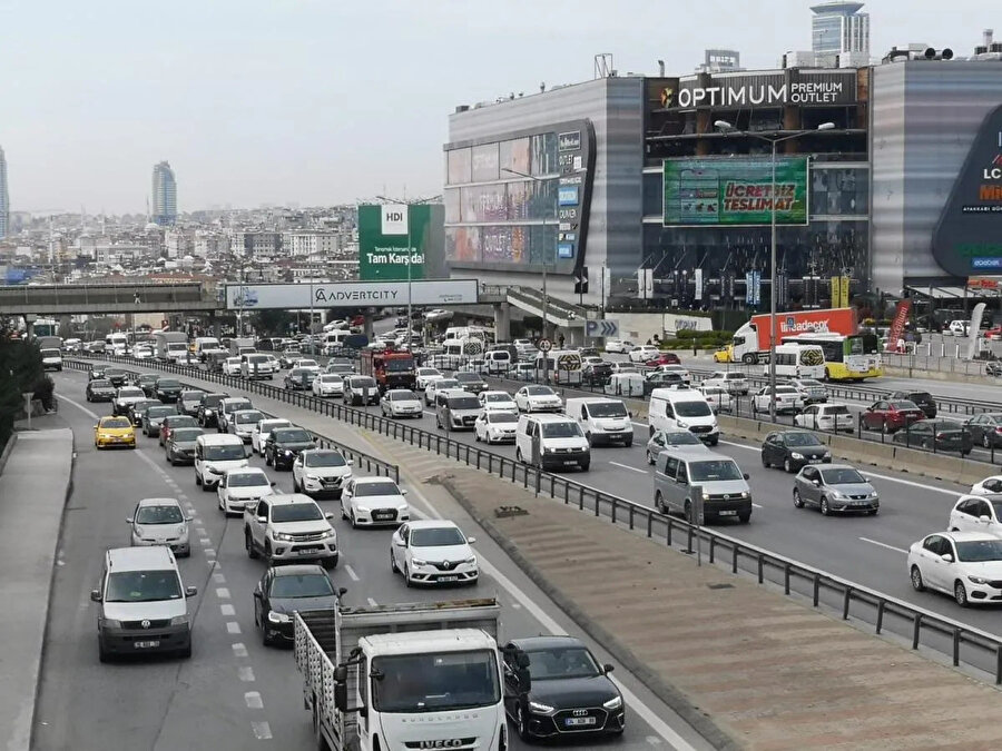 İstanbul'da kısıtlama saat 21.00 itibariyle başlayacak