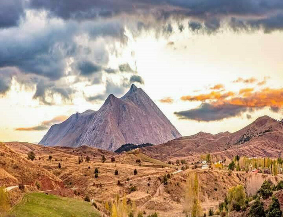 Volga ya da Gürlevik… Geçmiş ve gelecek ancak halkın zihninde çağıldar. Tarih, bazen suyu seyretmek ve seyri kaydetmektir.