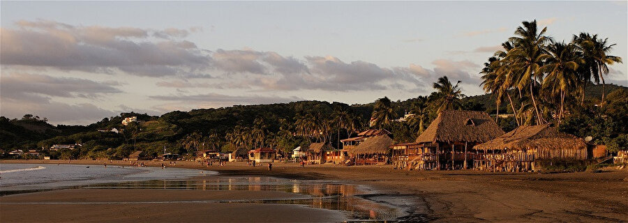 Pasifik kıyısında bir balıkçı köyü San Juan del Sur. 