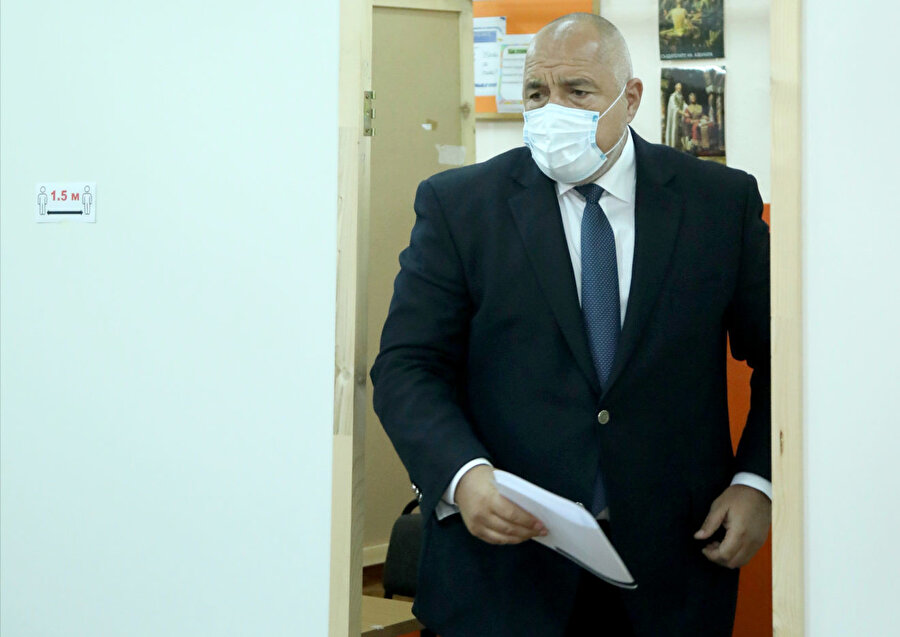 Son 10 yılda kısa aralıklarla ülkeyi üç kez yöneten Borisov, sandıkların kapanışında 4'üncü kez başbakan olmak istediğini duyurdu.
