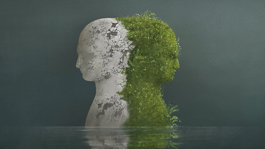 Herkesin bir maskesi var. Çünkü hayat yapılanışı böyledir.