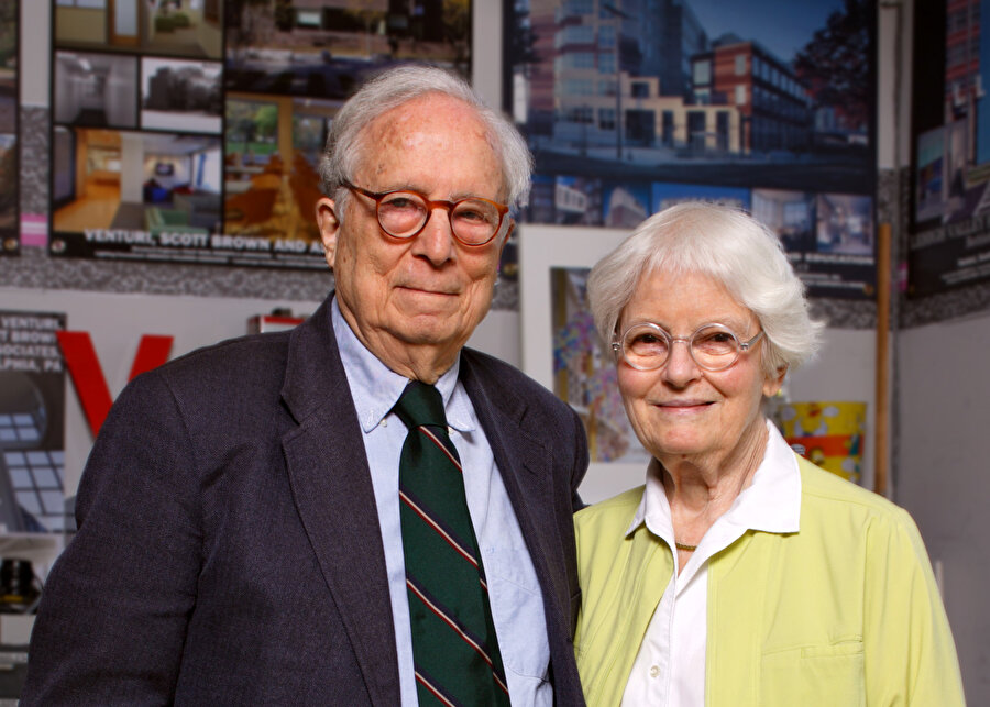 Robert Venturi ve eşi Denis Scott Brown.