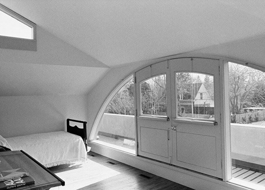 Vanna Venturi Evi’nde farklı biçimde pencereler bulunur.