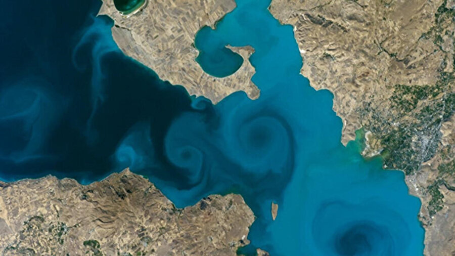Uzaydan çekilen Van Gölü fotoğrafı
