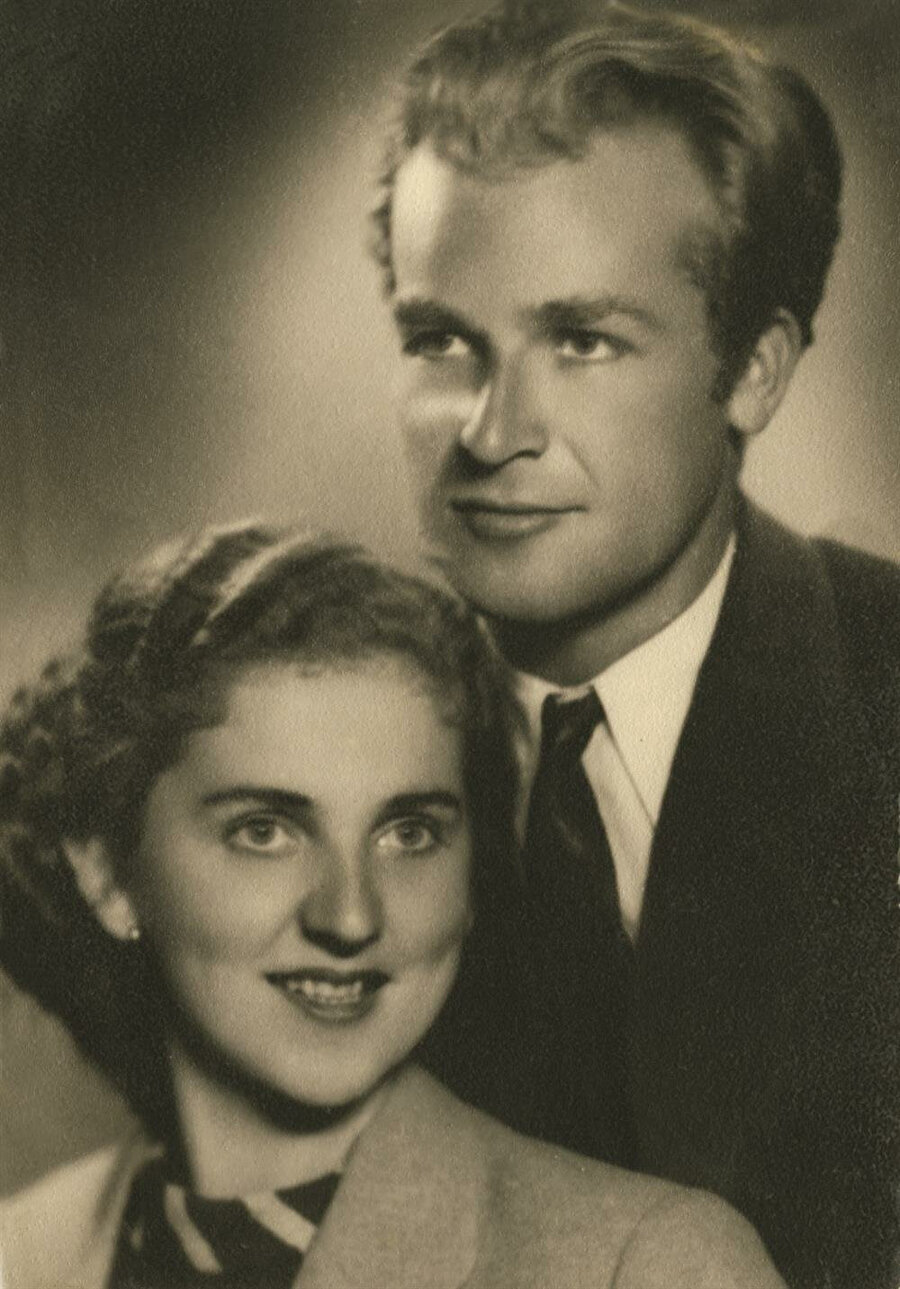 Saraybosna’da atılan bombaların habercisi siren seslerinden rahatsız olmayan sadece iki kişi vardı: Aliya ve Halida.