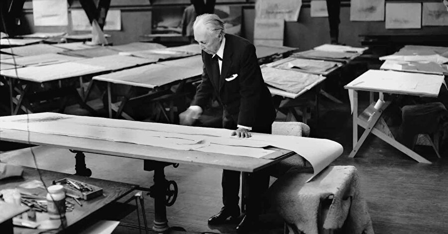 Üretkenliğin ve çalışkanlığın simgesi haline gelen bir mimar, Frank Lloyd Wright.