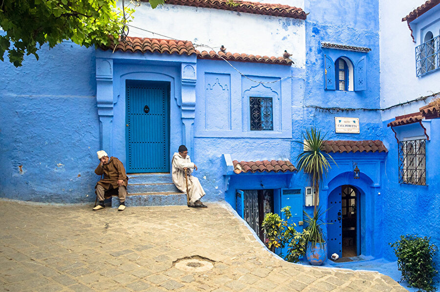 Şehir kültüründe mavi renginin kötülüklerden koruduğuna inanılıyor.