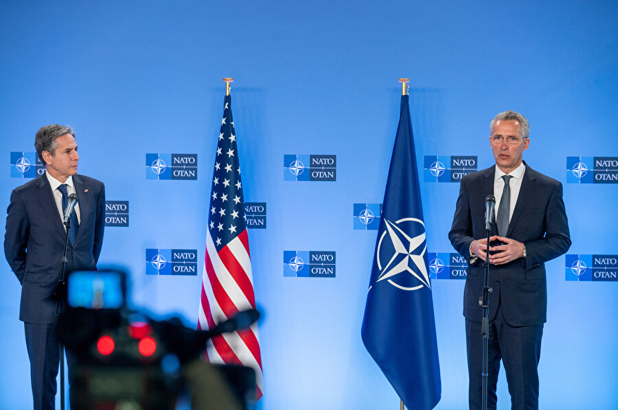 Blinken, Afganistan'a birlikte girme ve birlikte çıkma ilkesini başta belirlediklerini hatırlattı.