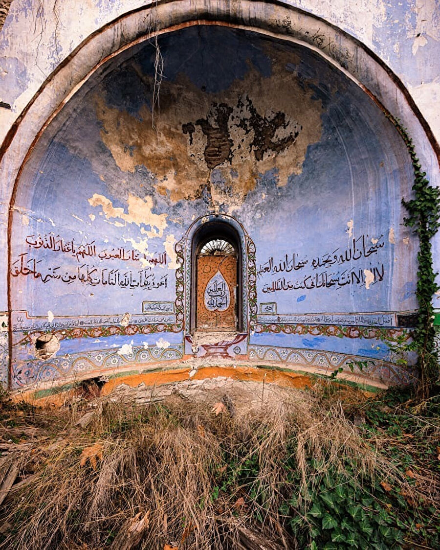 Terk edilmiş mimari