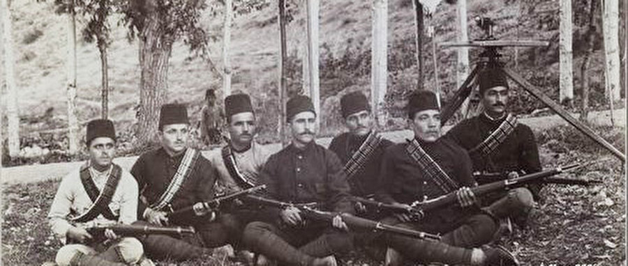 Erzurum'daki Bahattin Şakir'e bağlı çeteler Rus sevkiyatını engellemek için birkaç pusu eylemi gerçekleştirdi. 