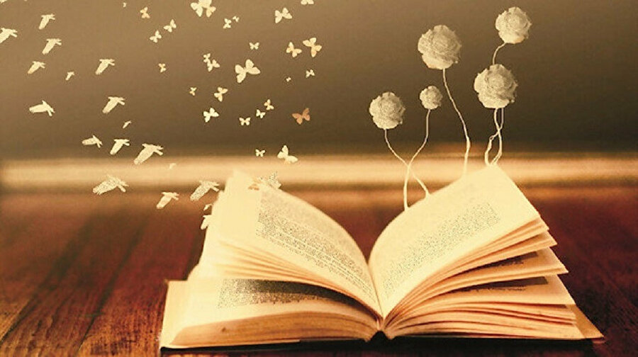 Türk şiiri, şiirden insana uzanacak olanın manadan çok telkin olduğunu Ahmet Haşim'de görür.