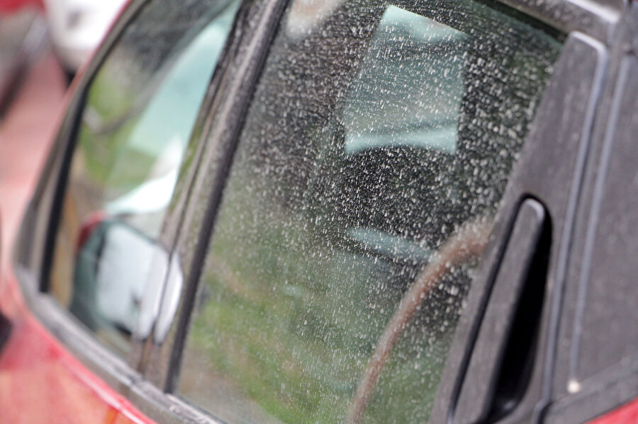 Gören şaşkına döndü: Gökten çamur yağdı