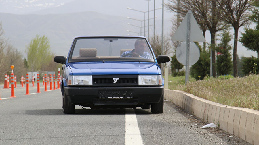 5 bin TL'ye almıştı: 10 bin TL harcayarak üstü açık otomobile çevirdi