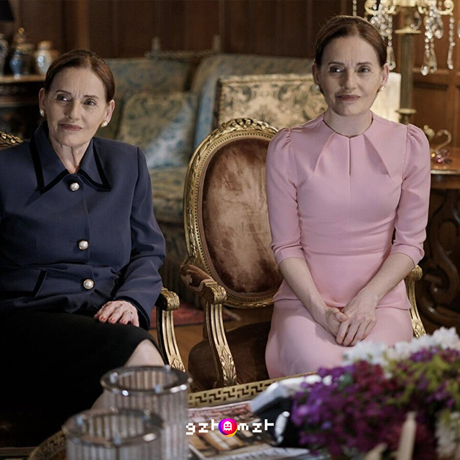 *​Eve görücü gelmiştir*  Annem: