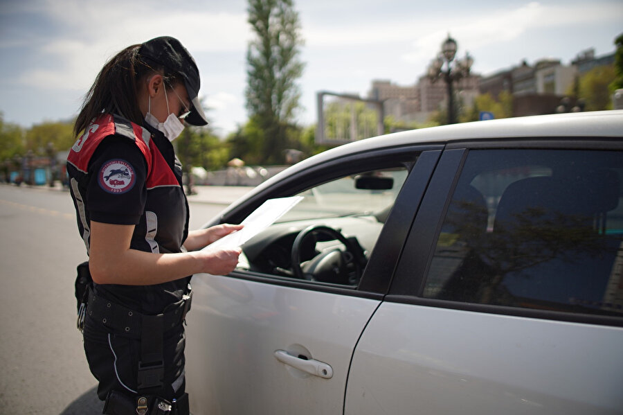 İçişleri Bakanlığı'ndan elle doldurulan çalışma belgelerine sıkı denetim