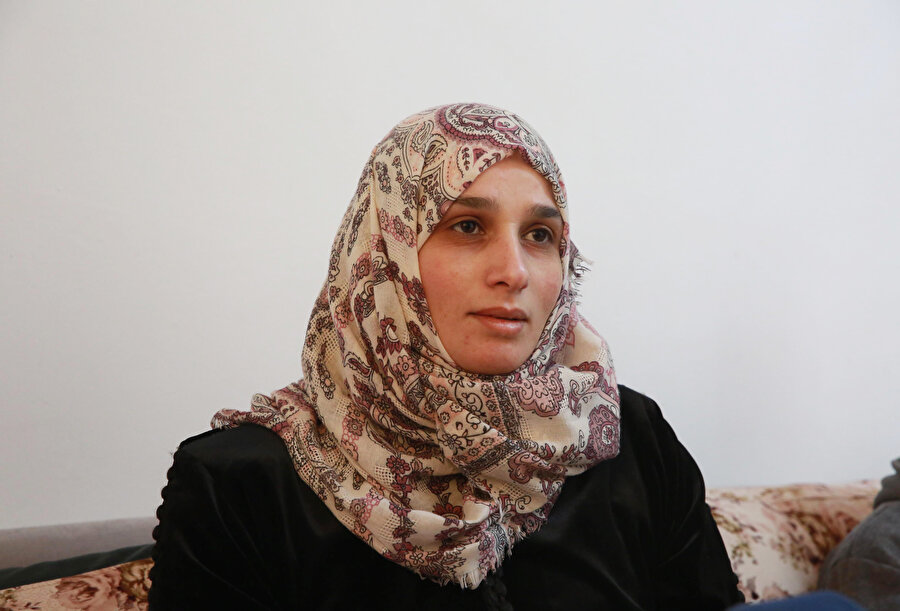 Sunya Rasras İsrail askerlerine yakalanarak Gazze'ye gönderilmesinden korktuğu için evinden dışarı çıkamadığını dile getirdi.