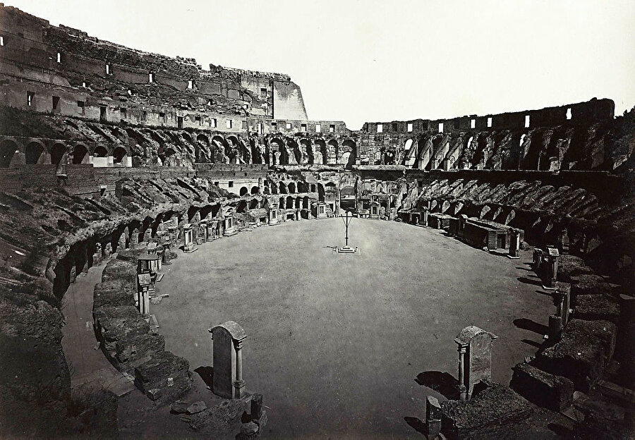 Kolezyum'un içi, 1870’ler.