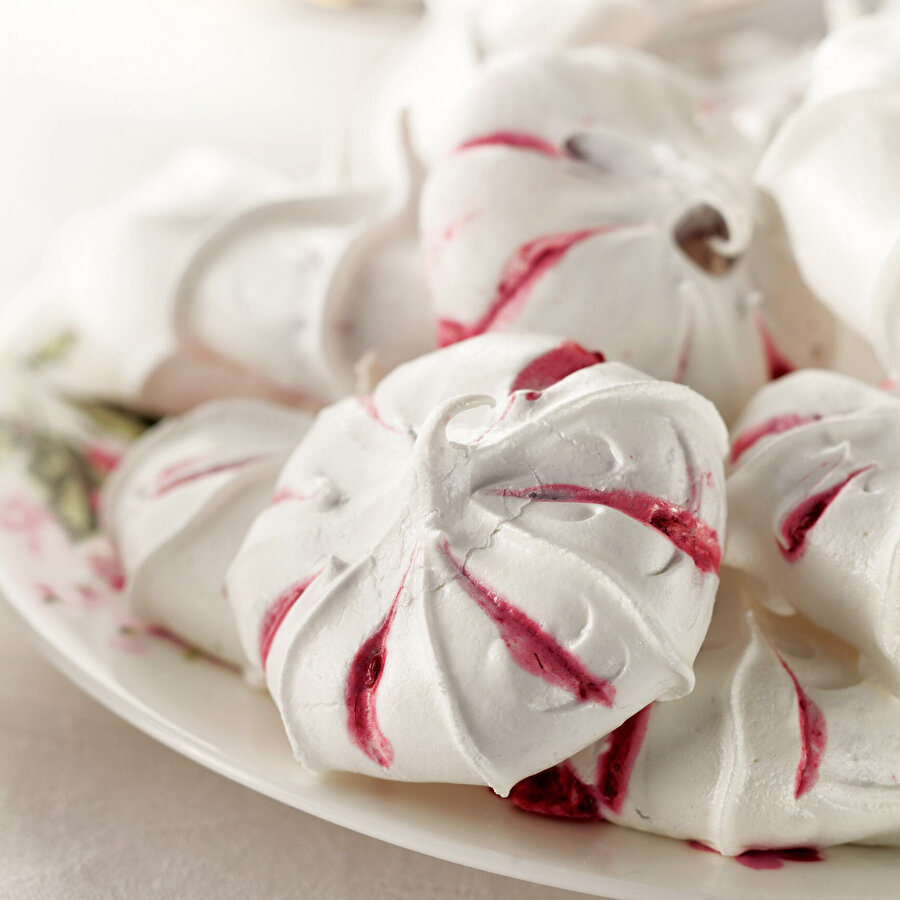 Frambuazlı Beze tarifi