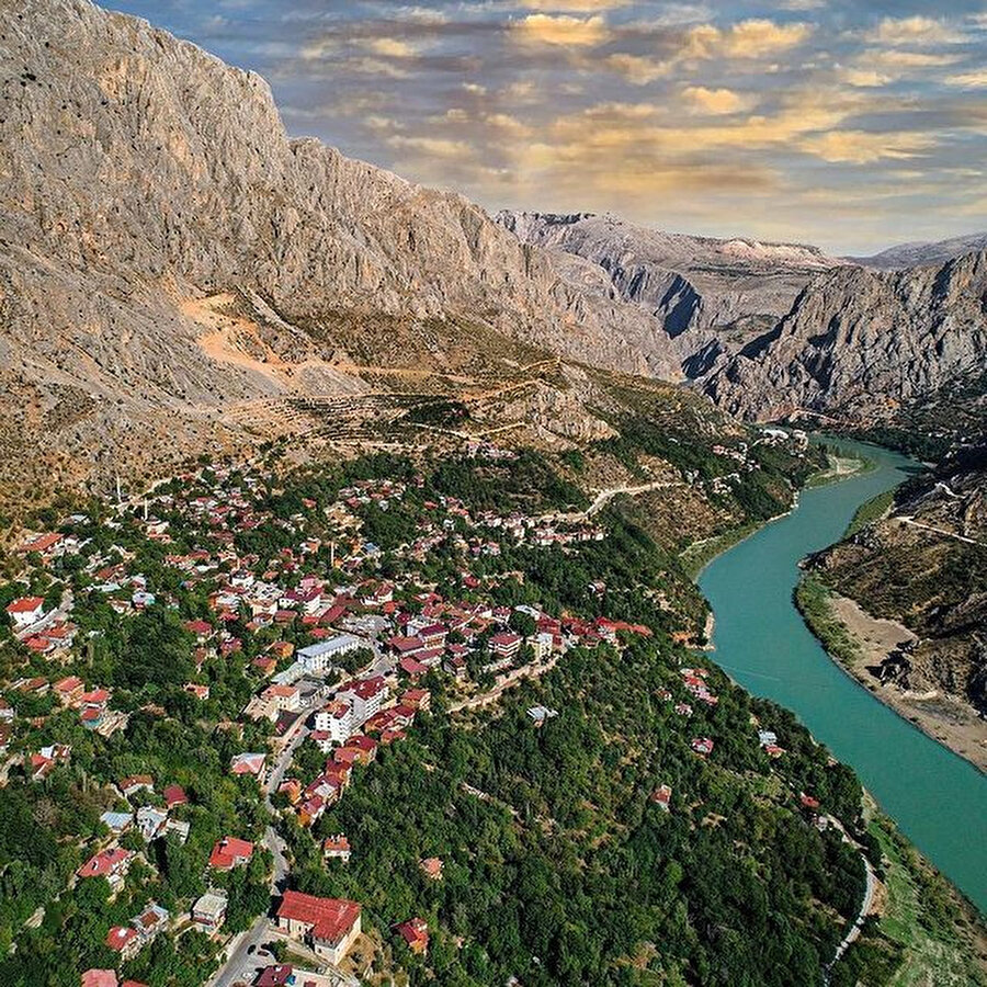 Anadolu’nun bin yıllık hikâyesi: Kemaliye 🤩