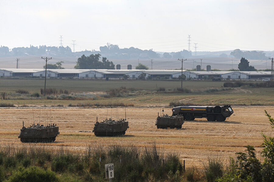 Gazze sınırına askeri yığınak yapan İsrail ordusu. 