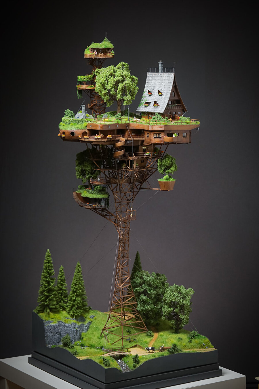 2 yılda tamamlanan minyatür bir köy