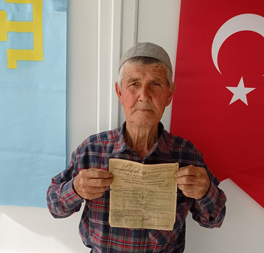 Neşet Zekeriyayev (83), Kırım'ın Karasu Pazar'a bağlı Argançık köyünde yaşarken ailesiyle birlikte göçe mecbur edildi. 