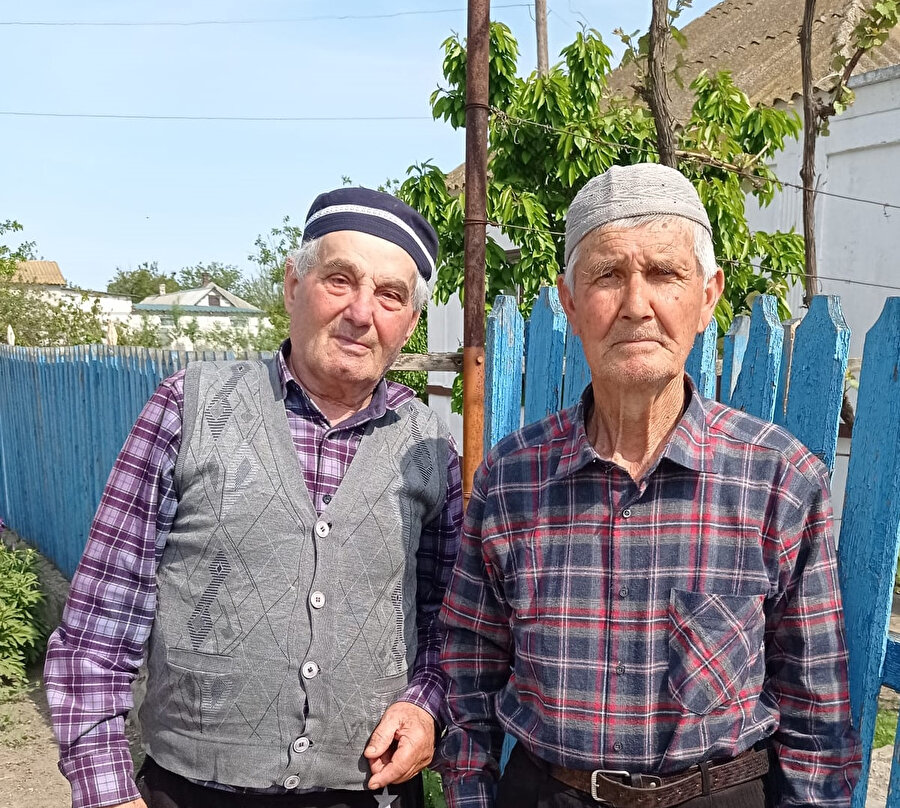 77 yıl önce yaşanan Kırım Tatar Sürgünü'nün canlı tanıkları Abdurrahman Halilov (85) (solda) ve Neşet Zekeriyayev (83) (sağda).