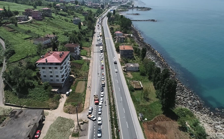 Karadeniz'e çay göçü başladı: Validen salgın uyarısı geldi