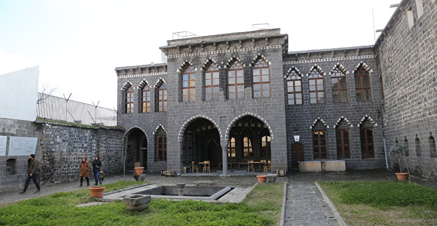 Cemil Paşa Konağı Kent Müzesi.