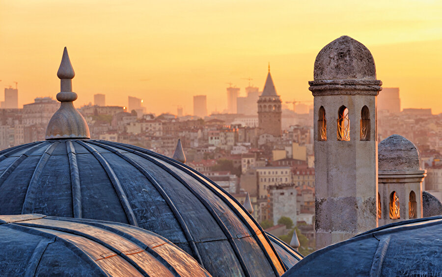 İstanbul tam bir vakıf şehri. Sadece Fatih'te Osmanlı'dan kalma 9665 vakıf eseri bulunuyor. Bunların büyük bir kısmı tahrip olmuş ya da yok olmuş eserler.