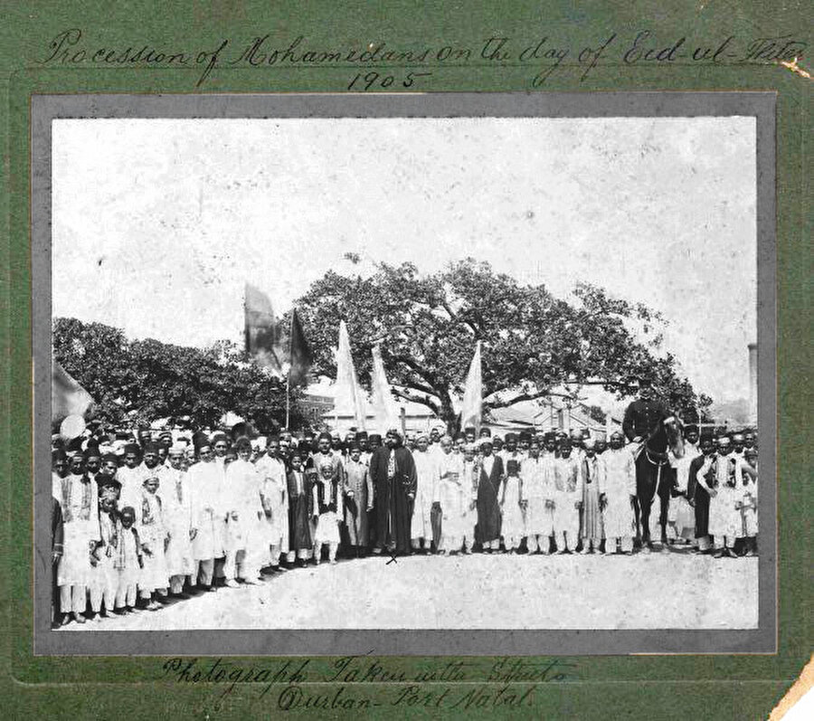  Durban ahalisi Müslümanlarɪnɪn Sultan Abdülhamid Han’a gönderdikleri fotoğraf, 1905