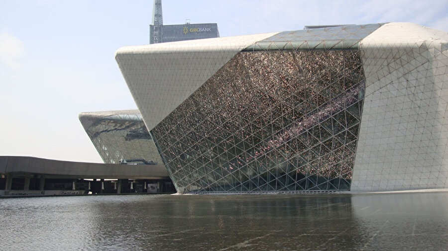 Guangzhou Opera Binası, Çin 2003-2010.