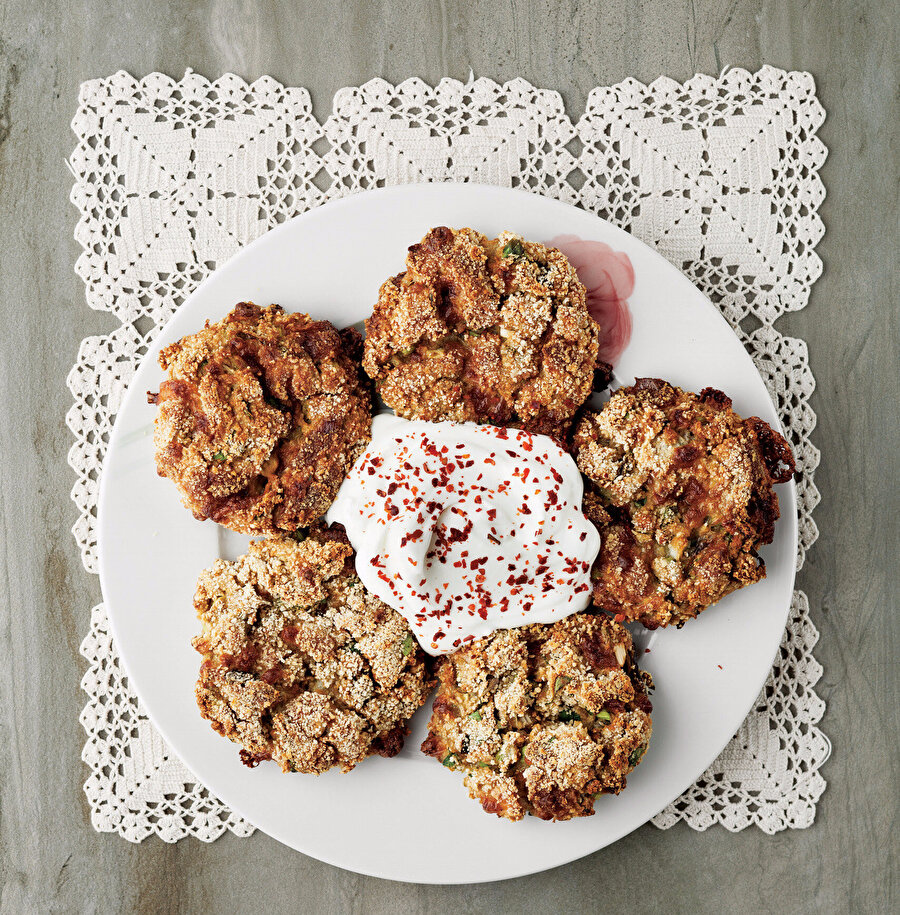 Taze Sarımsaklı Fırında Patlıcan Köftesi tarifi