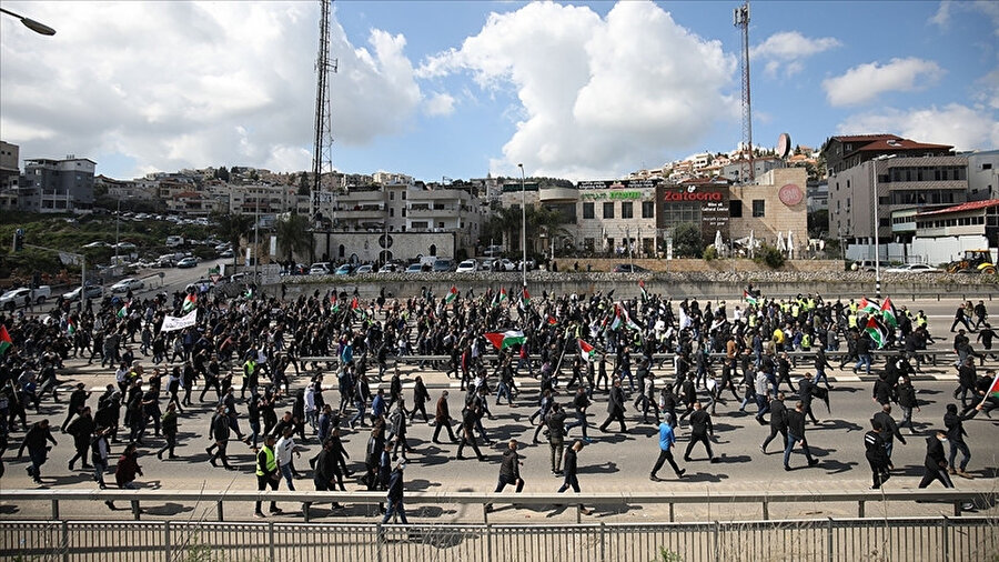 Kudüs ve Gazze'de yaşanan saldırılara İsrail vatandaşı olan Filistinliler sokaklara çıkıp protesto gösterileri düzenleyerek tepki göstermişti.