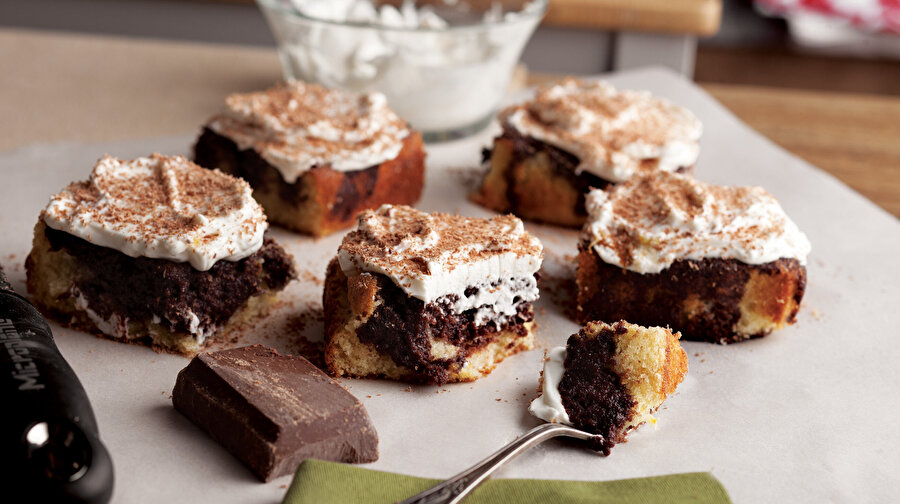 Alacalı Kremalı Kek tarifi