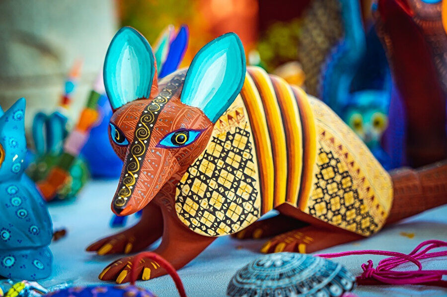 Pedro Linares, alebrije kelimesini ve kavramını icat etmiştir.