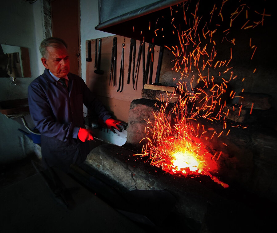 🗡⚔🔪 Tanesi 3 bin lira: Binlerce yıllık teknikle yapılıyor